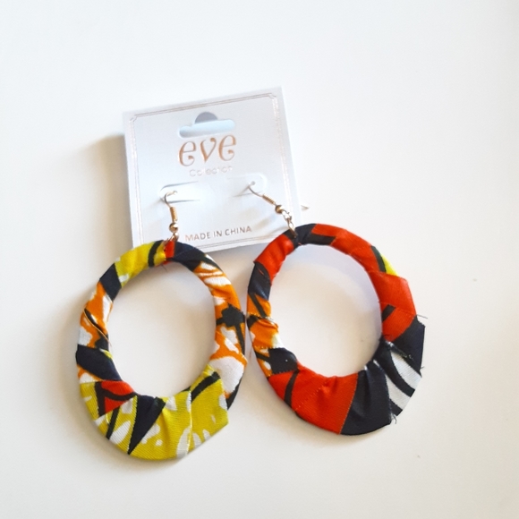 Eve Collection Dangle Earrings - Picture 7 of 7